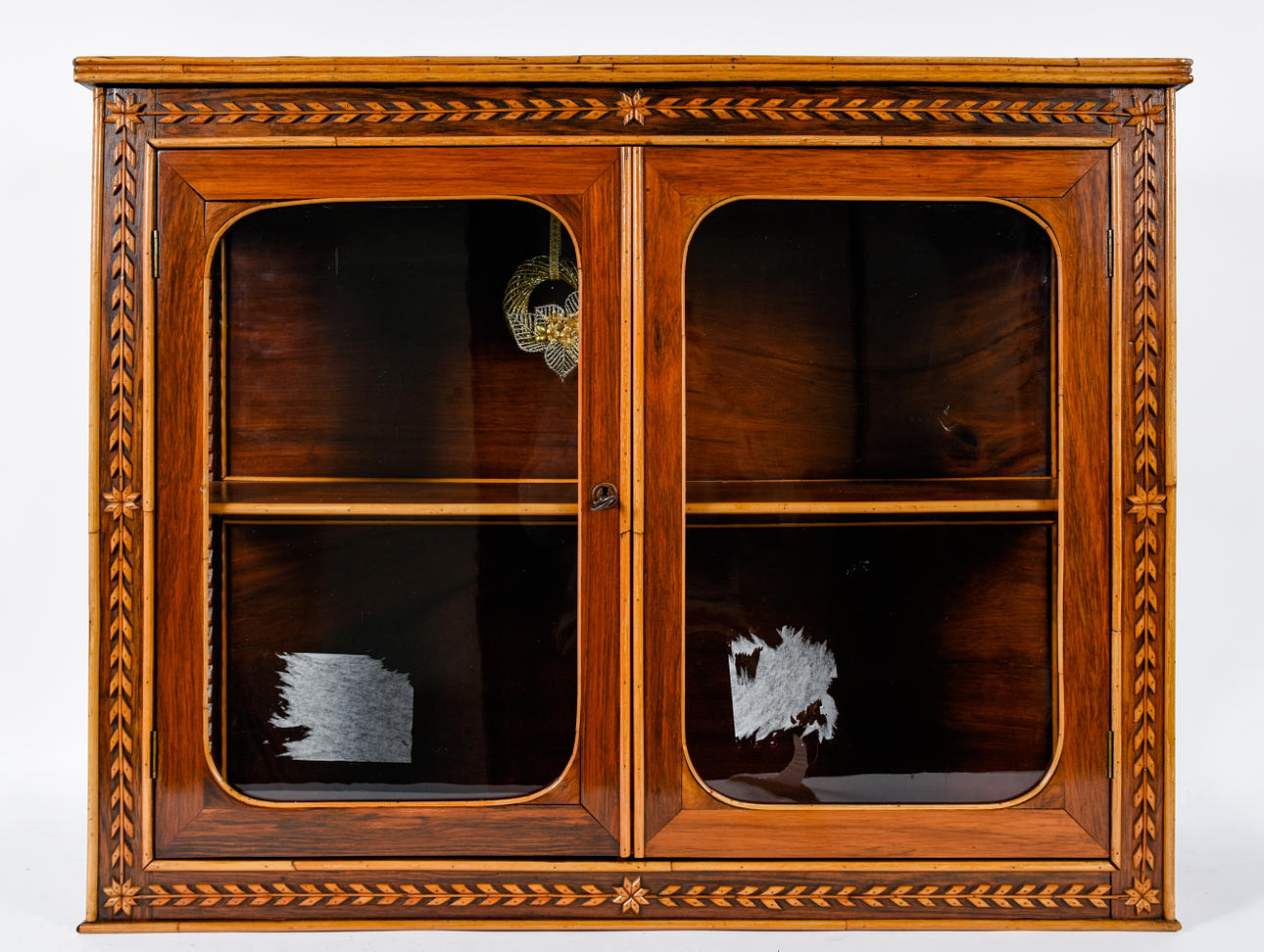 MONTRAR BILAGA. Louis XVI-stil väggmonter, flätat band, 1820.