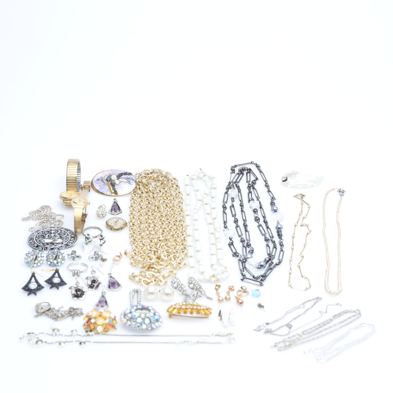 Ein Menge -SCHMUCK, Silber und Schmuck.