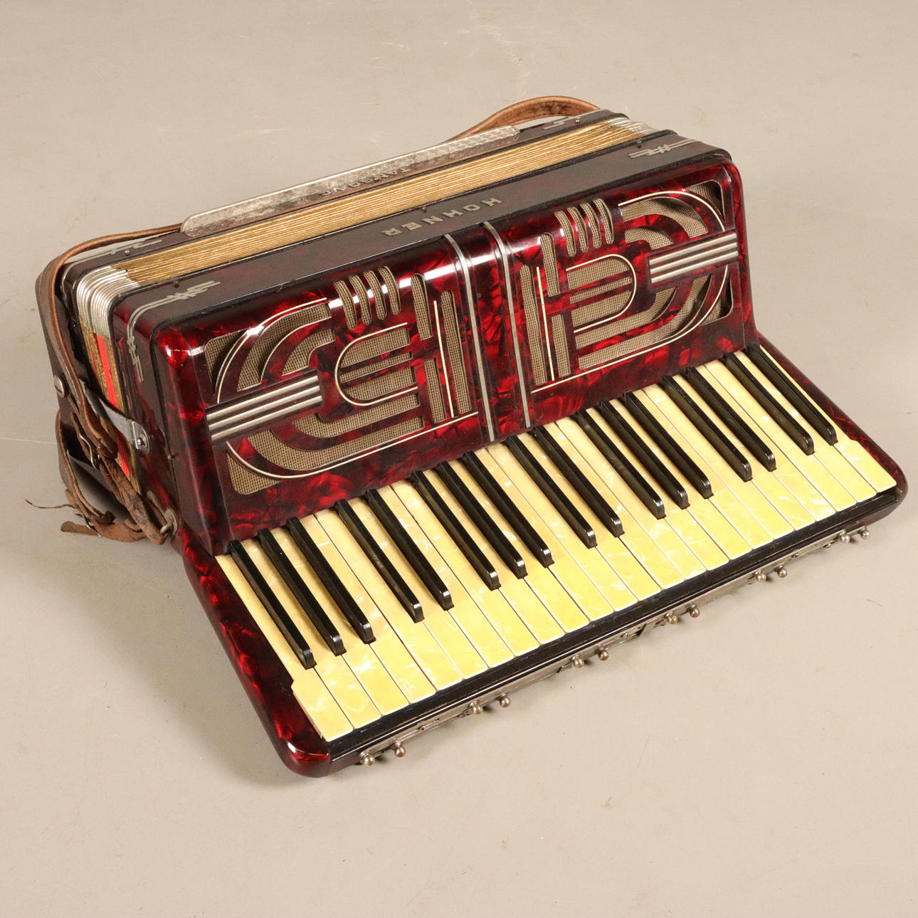 DRAG GAME, Hohner Tango VC.