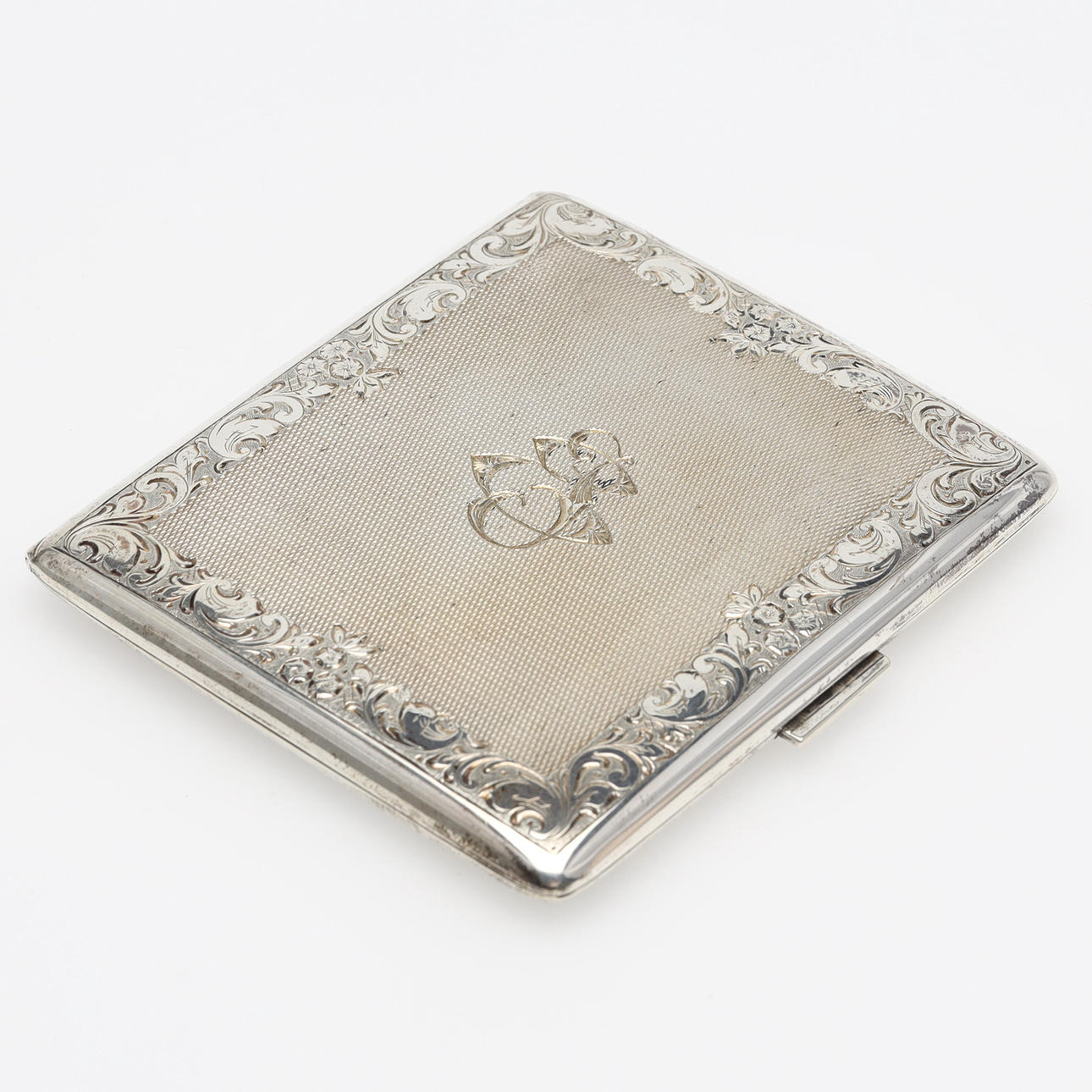 CIGARETTETUI, silver, år 1944, vikt 89,5 gram.