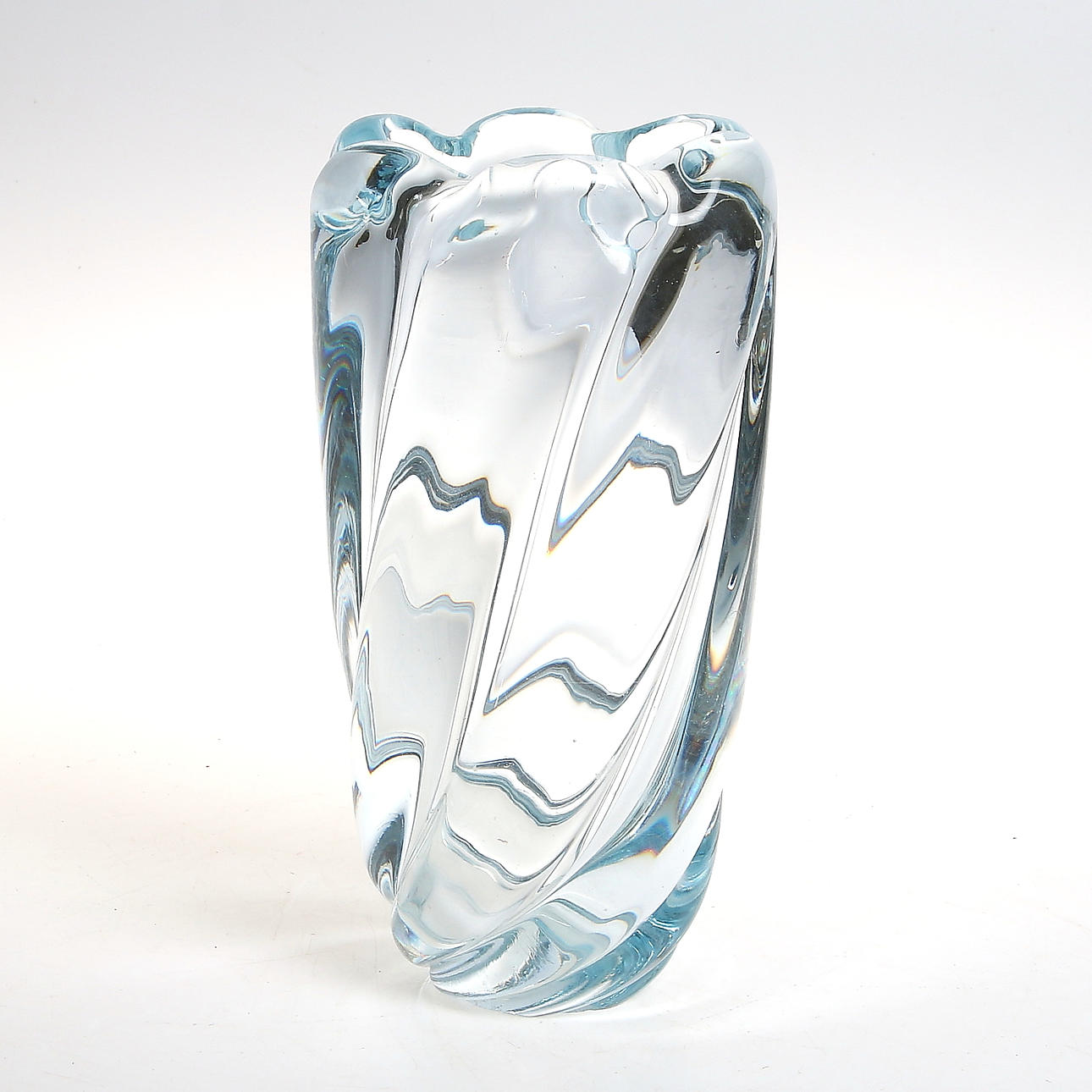 VAS, kristall, modell FU 2444/4, Edvin Öhrström, Orrefors. 1900-talets första hälft.