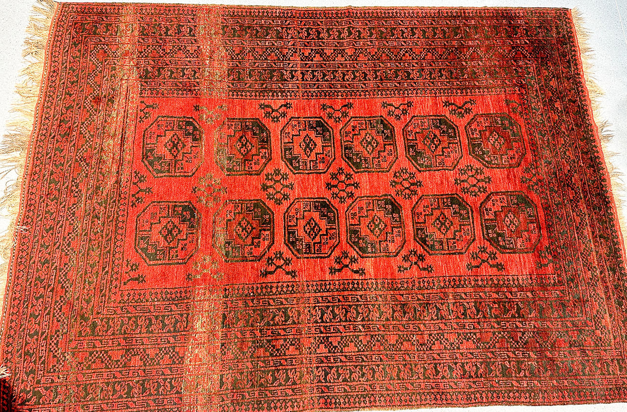 NILS NESSIM. GOLVMATTA, Afghan, handknuten.