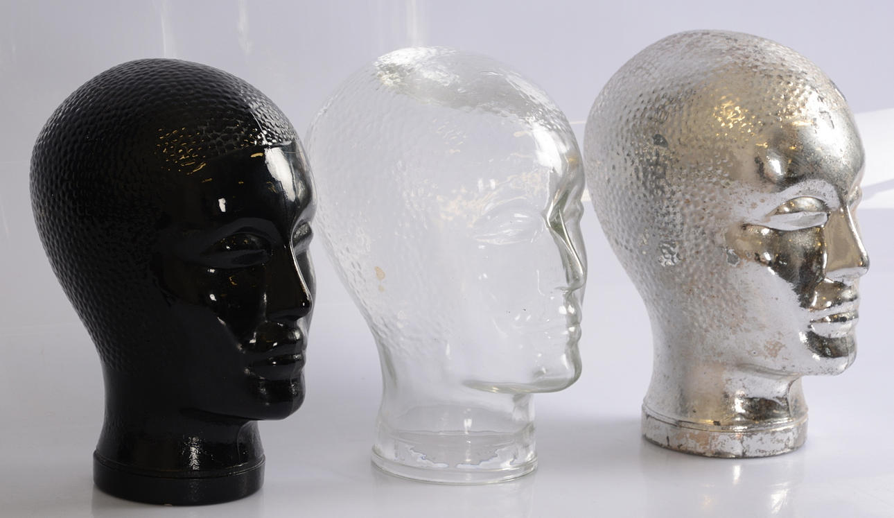 GLASHUVUDEN, 3 stycken, 1900-tal.