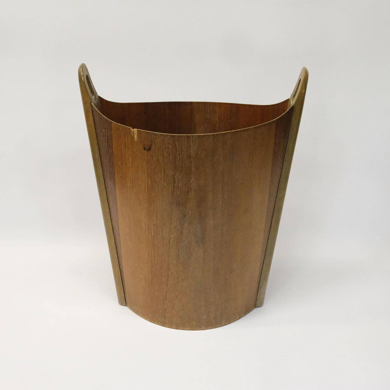 PS HEGGEN. PAPIERKORB. „SKANDI“ TEAK. NORWEGEN.