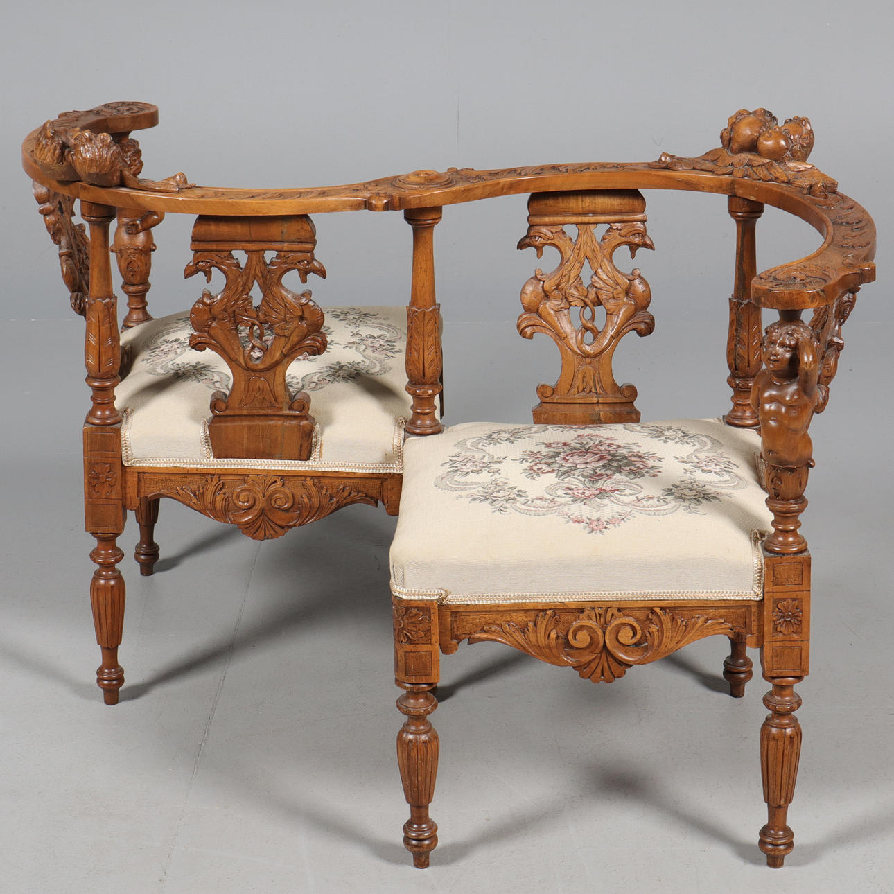 FÄSTMANS SOFA, Renaissance-Stil, erste Hälfte des 20. Jahrhunderts.