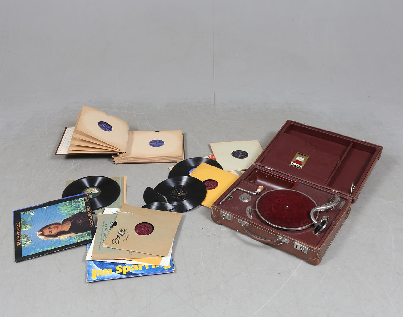 GRAMOFONO DE MANIVELA, Ópera.