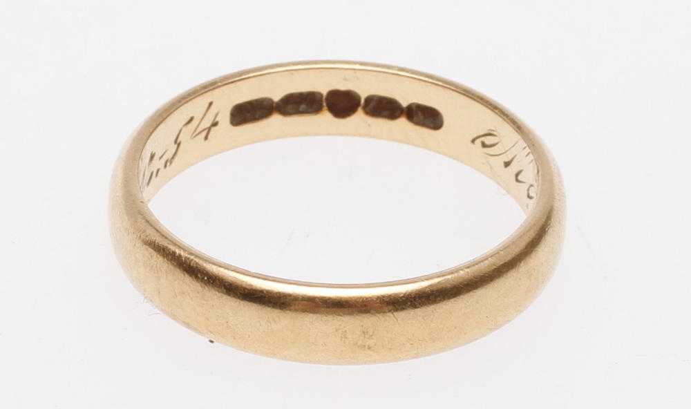 RING, 18k guld, vikt ca 5,6 gr.