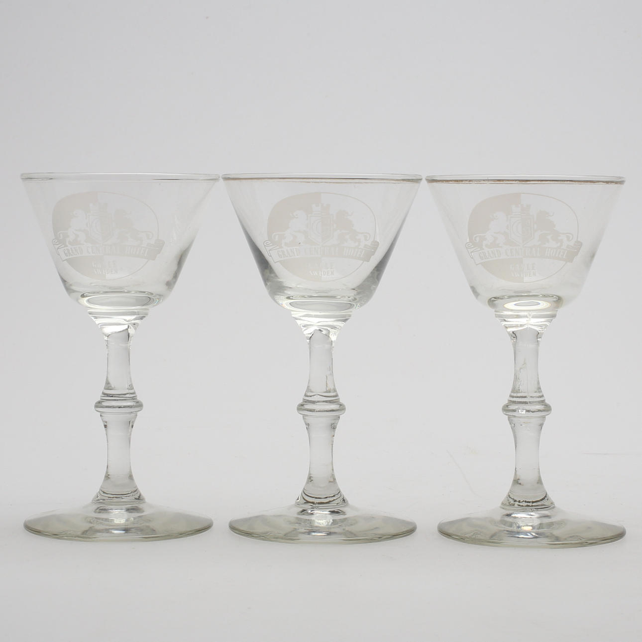 DIVERSE GLAS, ca 42 st, mestadels 1900-tal.