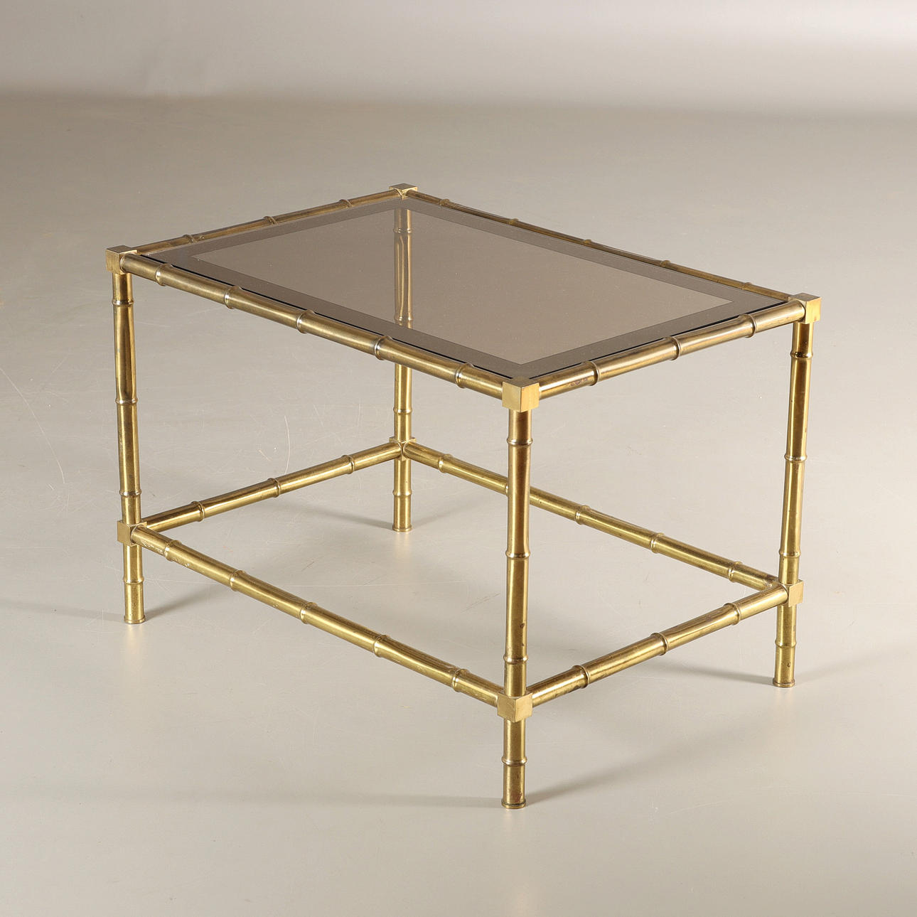 MESA, latón, vidrio, finales del siglo XX.