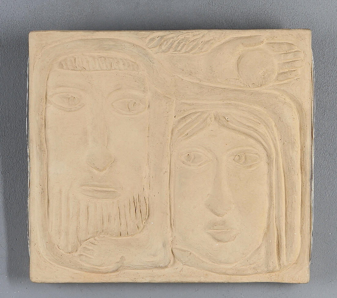 ÅKE HOLM. Ansikten, väggplakett, keramik, signerad.