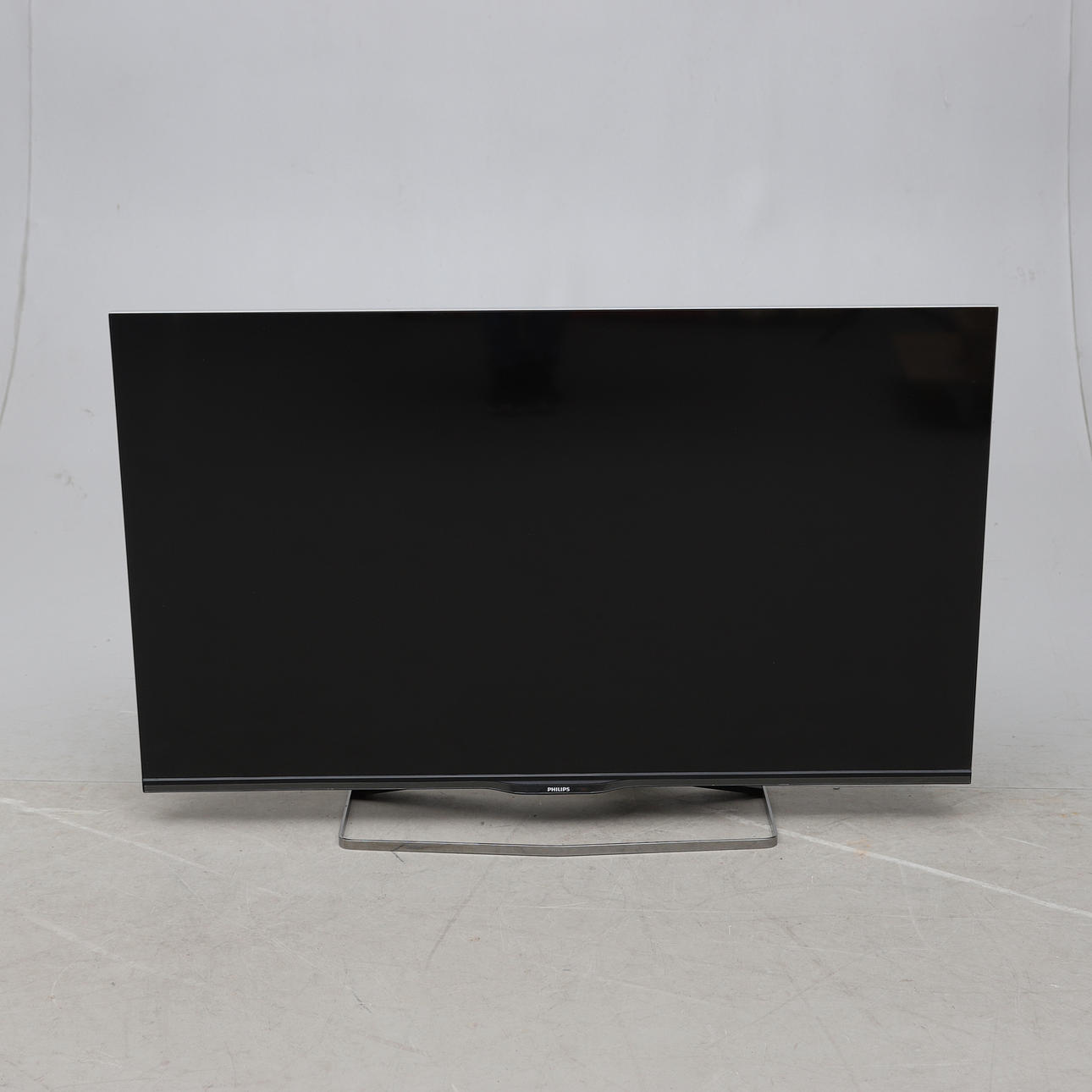 SMART TV, Philips, 47", contemporánea.