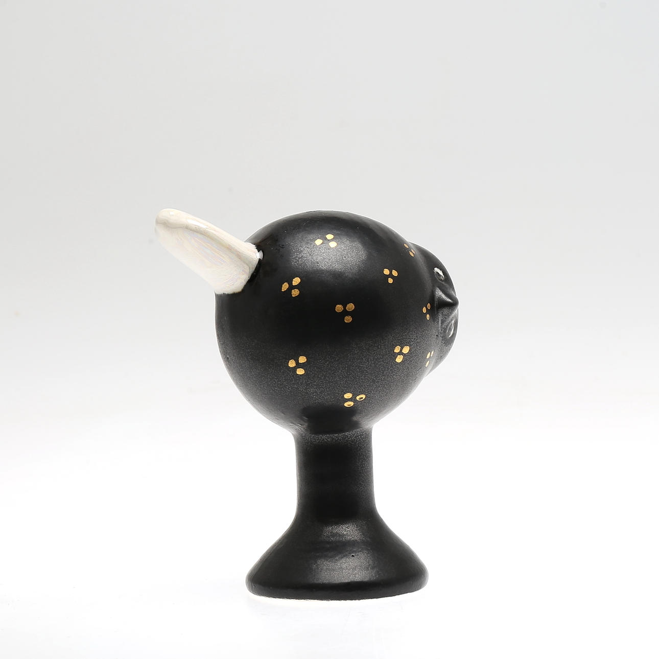 FIGURIN i stengods, "Tekla" ur serien Fenix, Lisa Larson för K-studion, Gustavsberg.