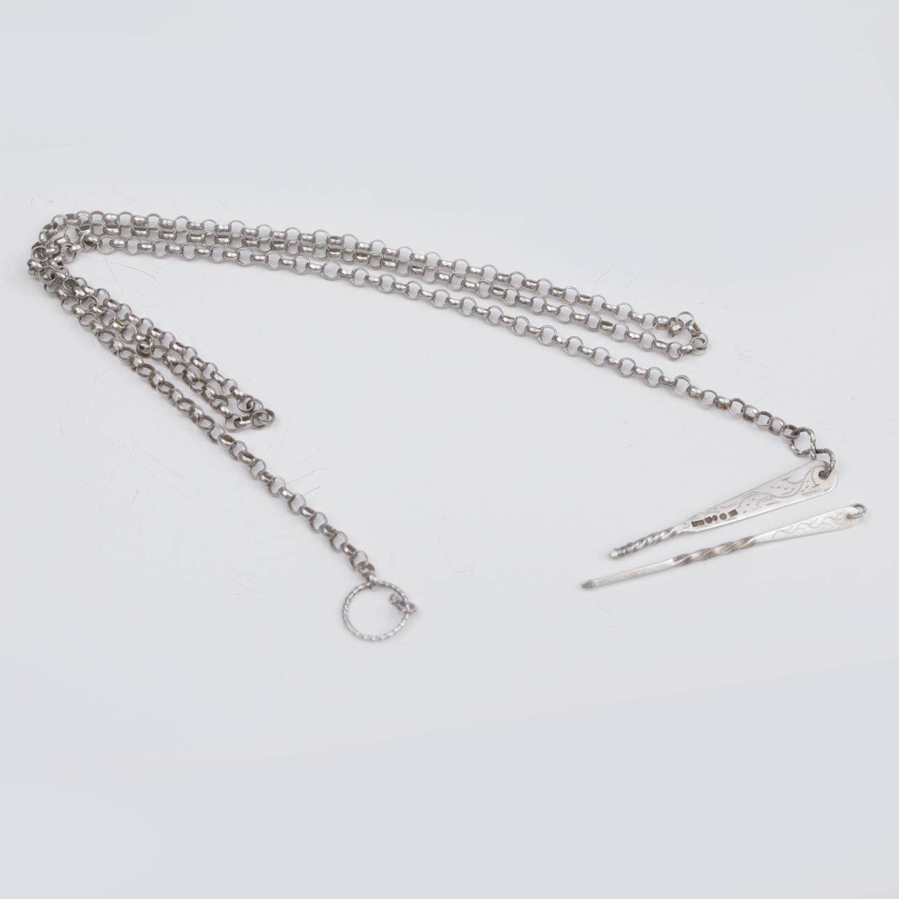 FOLKDRÄKTSSMYCKE, silver.