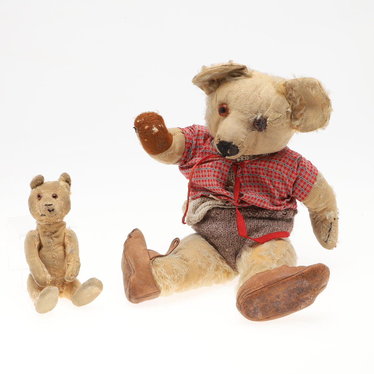 EARLY STEIFF TEDDY BEAR & ANOTHER TEDDY BEAR.