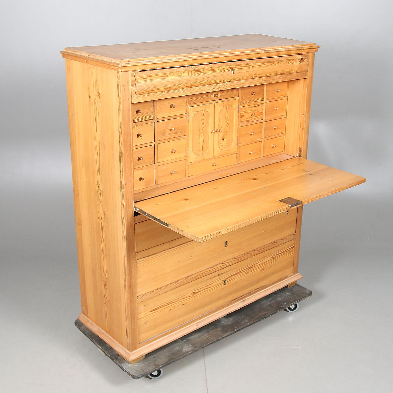 SEKRETÄR, furu, 1800-talets sista del.