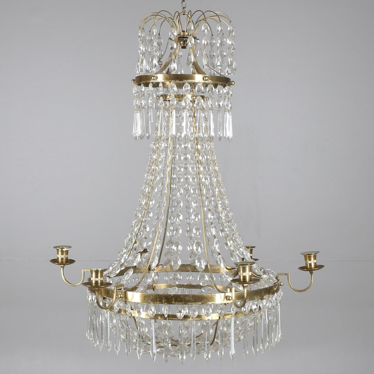 LJUSKRONA, mässing, 6 st armar, med prismor, gustaviansk korg-modell, troligen 1800-tal.