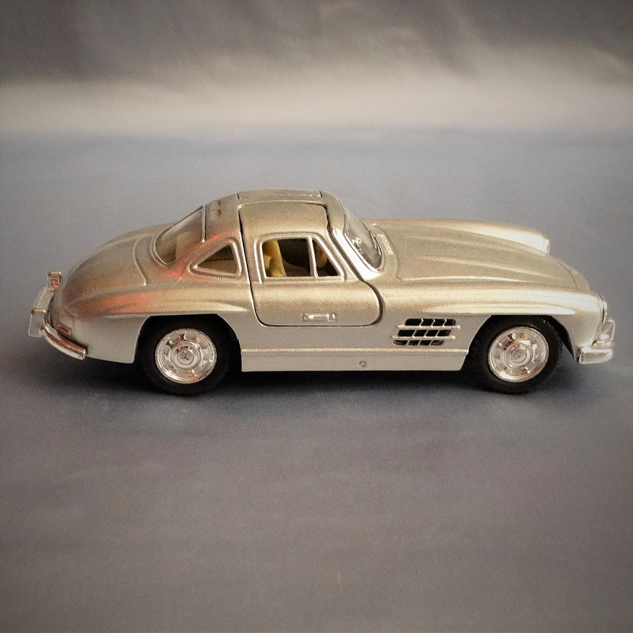 MODELLAUTO: MERCEDES-BENZ 300 SL, 1954.