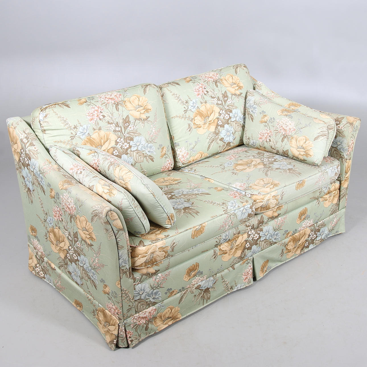 SOFFA, sannolikt Arne Norell för Nordiska Kompaniet. 1900-tal.