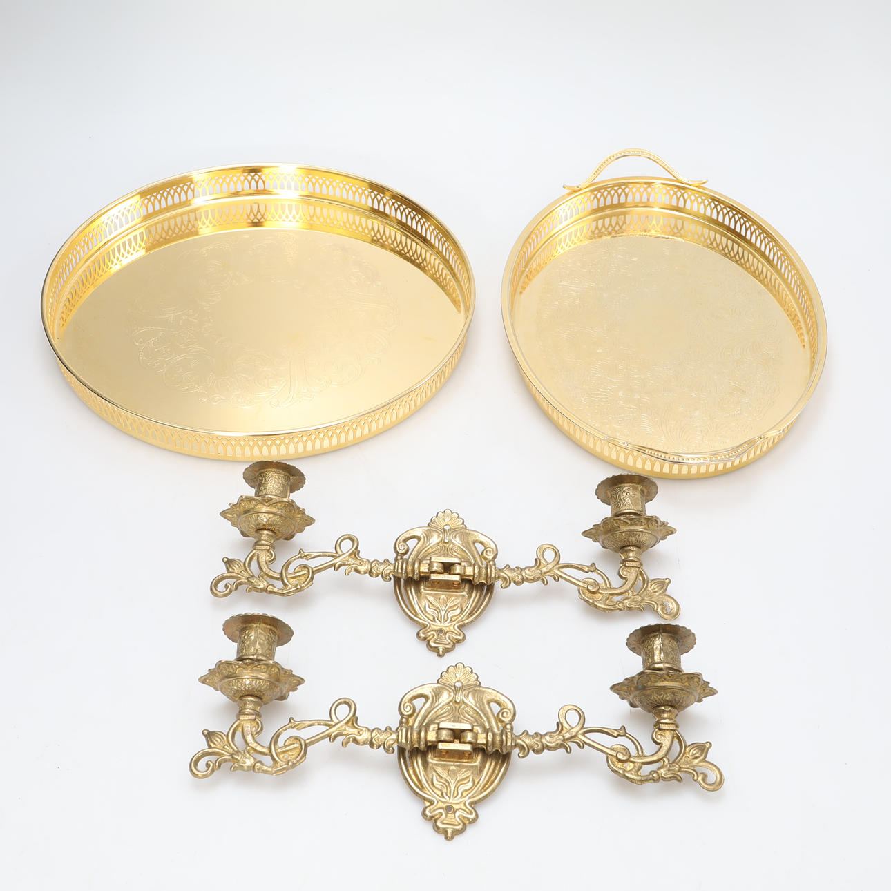 LAMPUT & LÄHTÖT, 4 osaa, metallia.