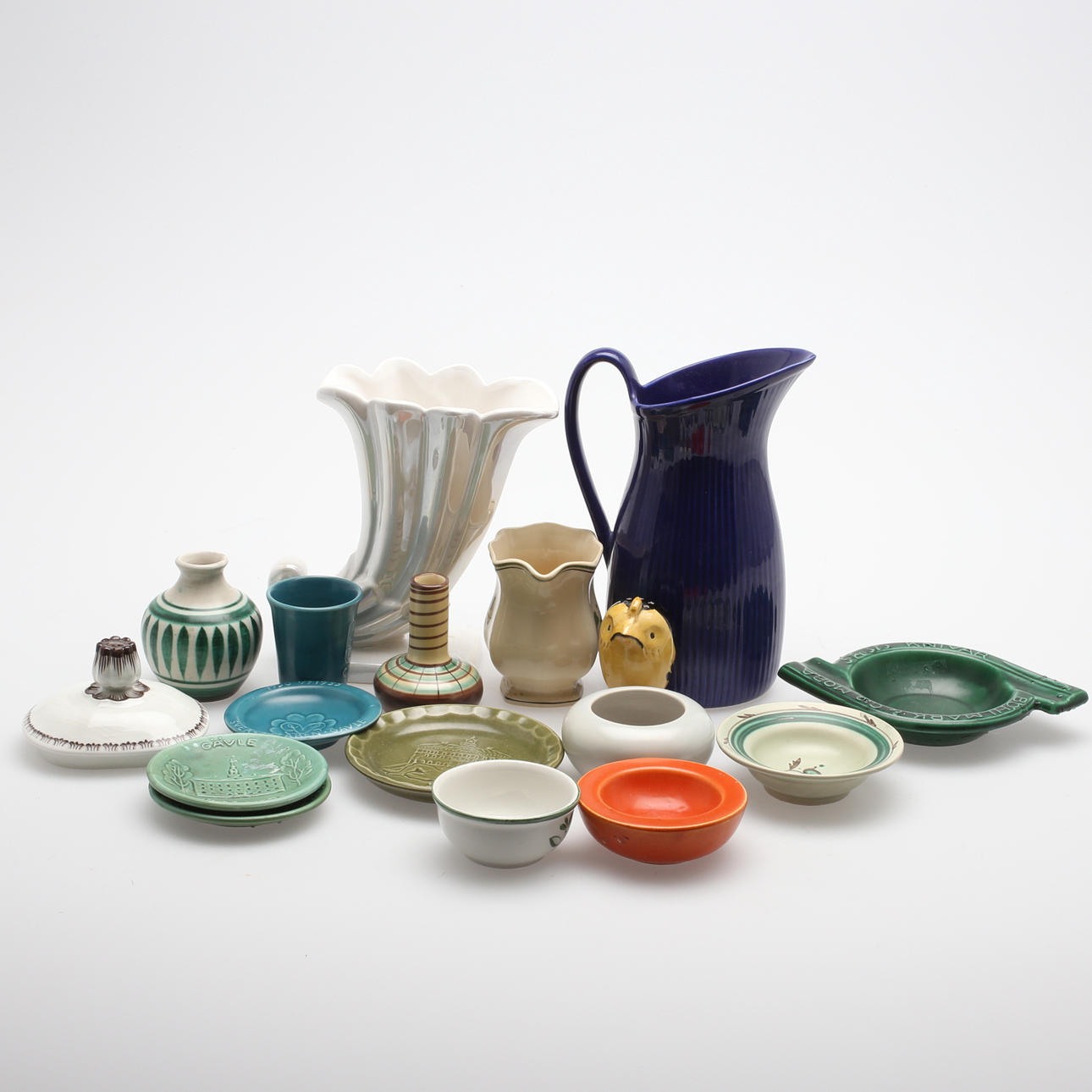 DIVERSE BO FAJANS respektive GÄVLEPORSLIN, ca 17 delar, 1900-tal.