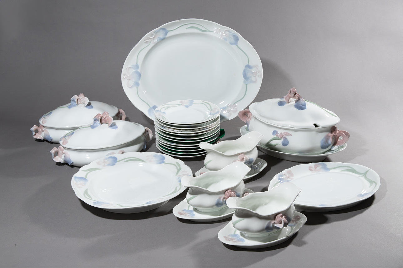 ALF WALLANDER. RÖRSTRAND. 22 delar service (109-1).