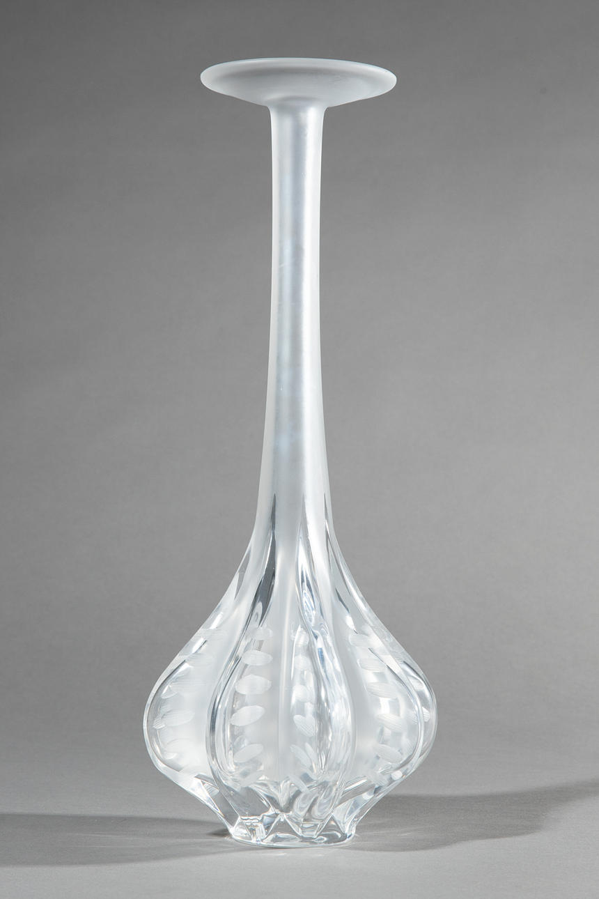 Lalique Vase (109-4).