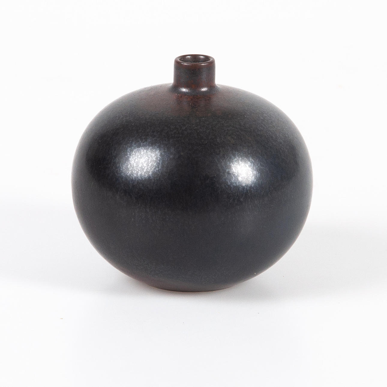 CARL-HARRY STÅLHANE. Miniature vase, shape code SGR.