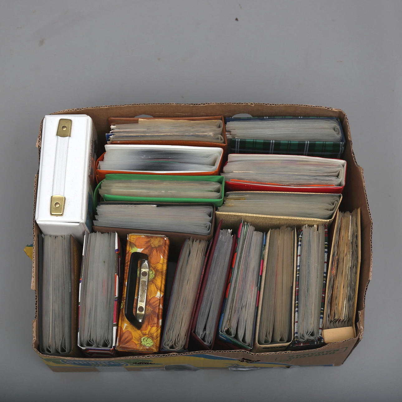 PARTI VINYLSINGLAR i album, ca 300 st.