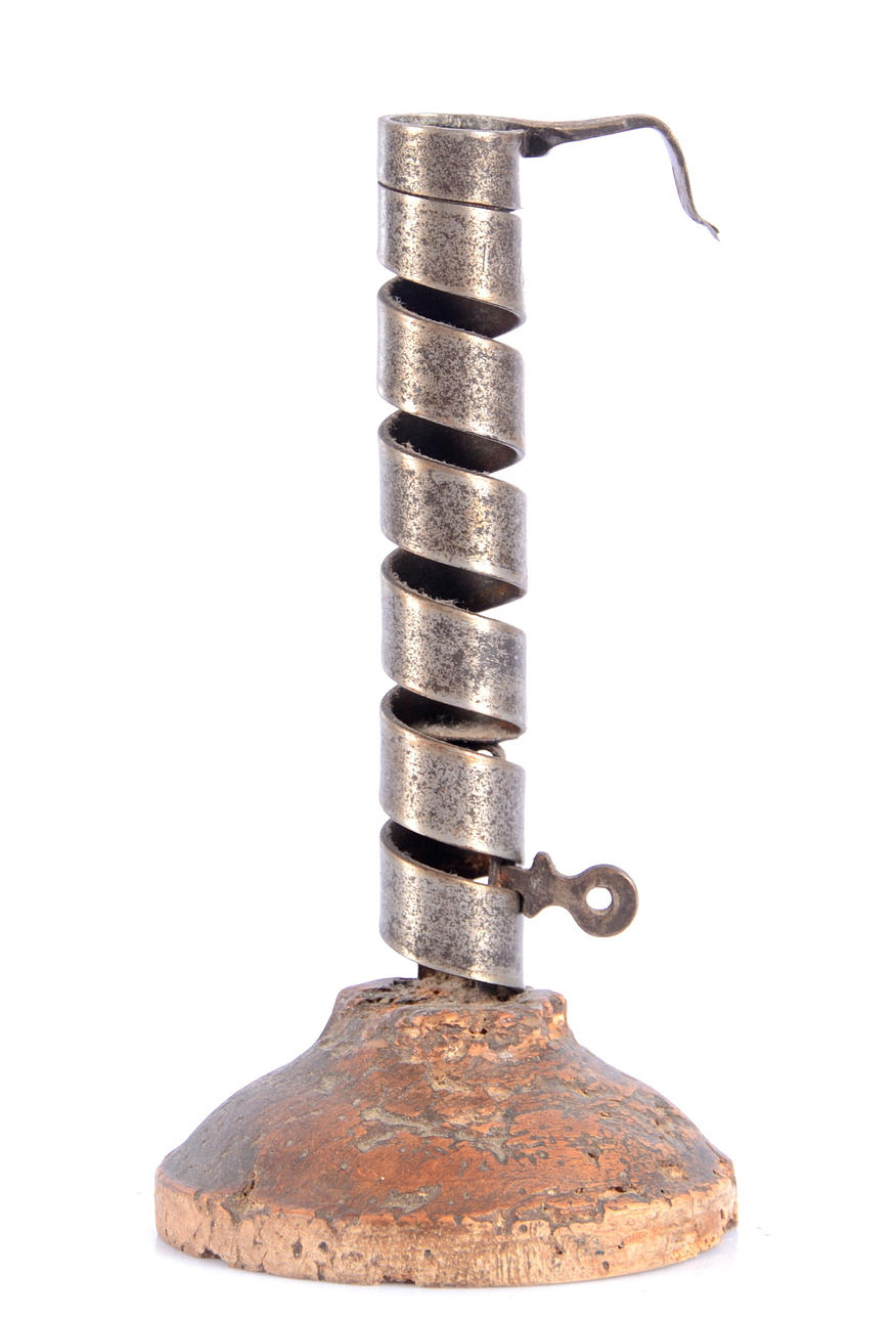 SMIDESLJUSSTAKE MED TRÄFOT, 1700-tal.