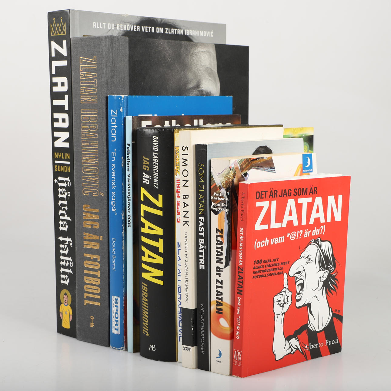 BÜCHER, 10 Stück, gemischte Titel über Zlatan Ibrahimovic.