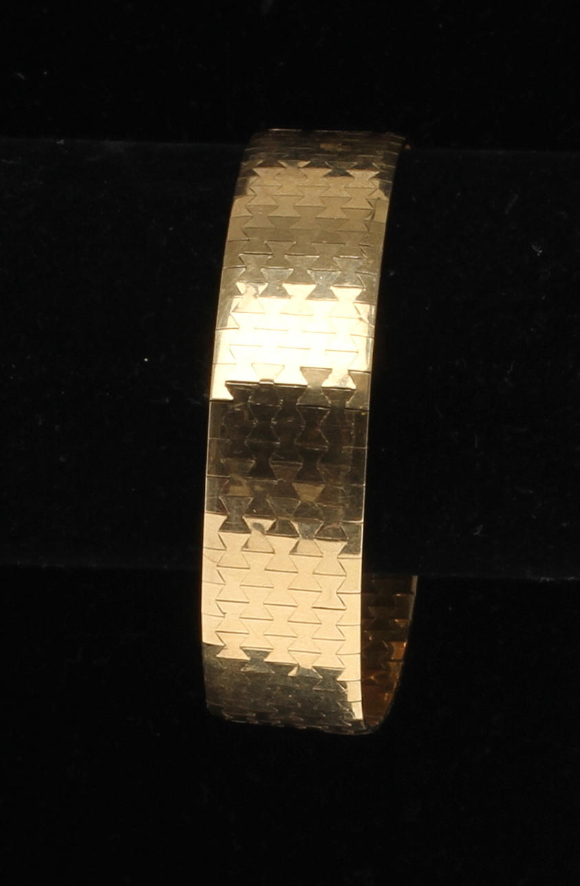 ARMBAND, 18k guld. Vikt 38,7 gram.