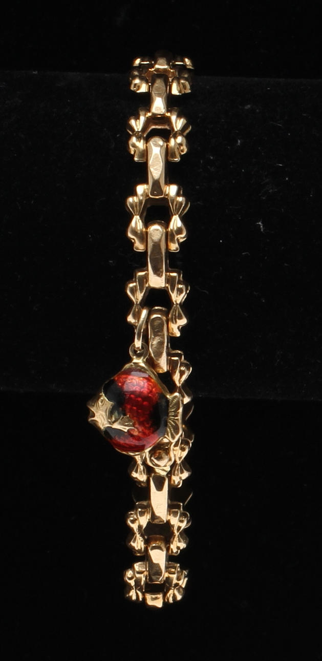 ARMBAND, 18k guld med berlock. Tot vikt 10,3 gram.