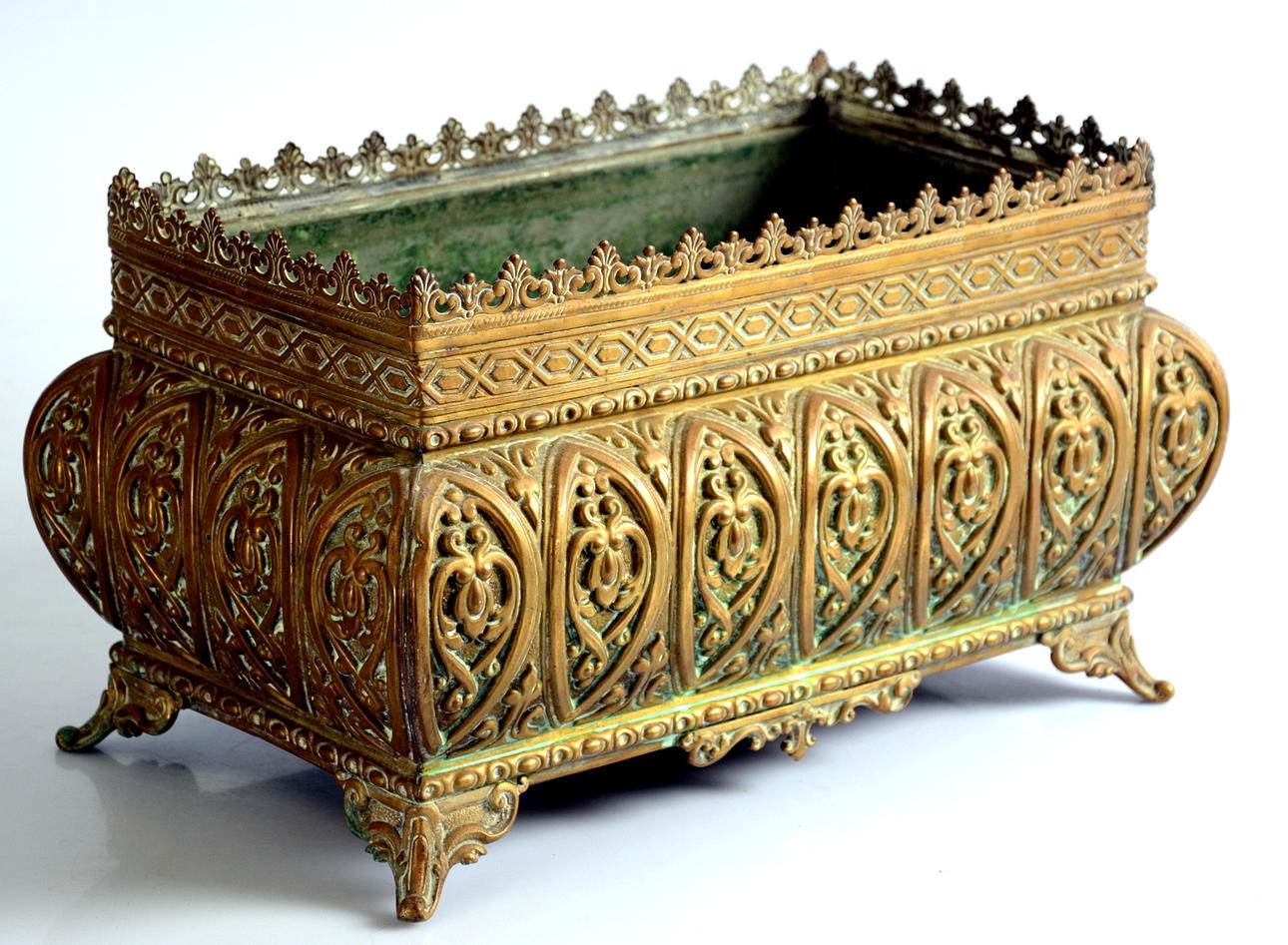 JARDINIERE, mässing, 1800-talets första hälft.