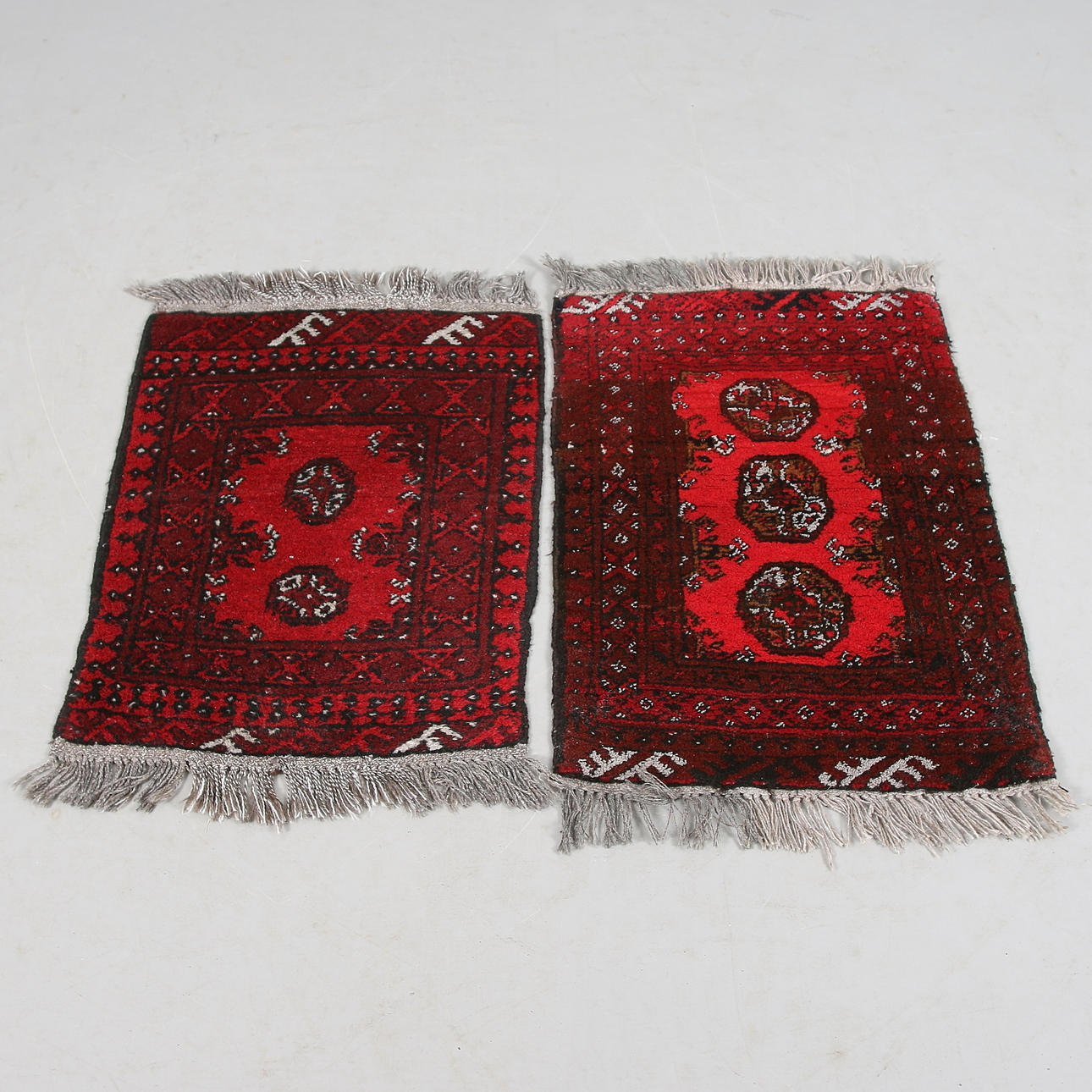 MATTOR, 2 st, ull, Afghan. 66 x 50 samt 73 x 50 cm.