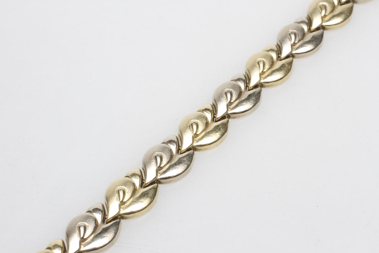 ARMBAND, 18k guld, vikt ca 15,3 gr.