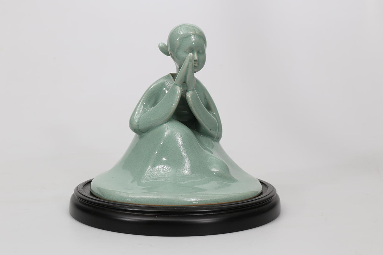 FIGURIN, porslin, Asien, 1900-talets andra hälft.