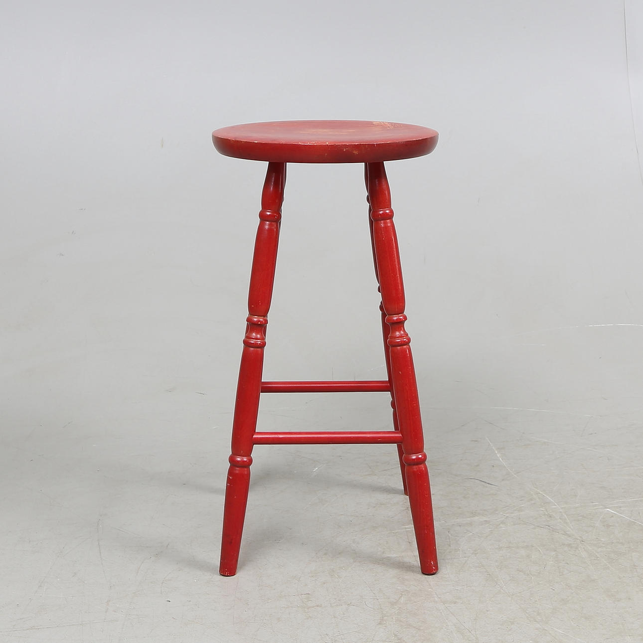 PALL, Nesto, röd målad.