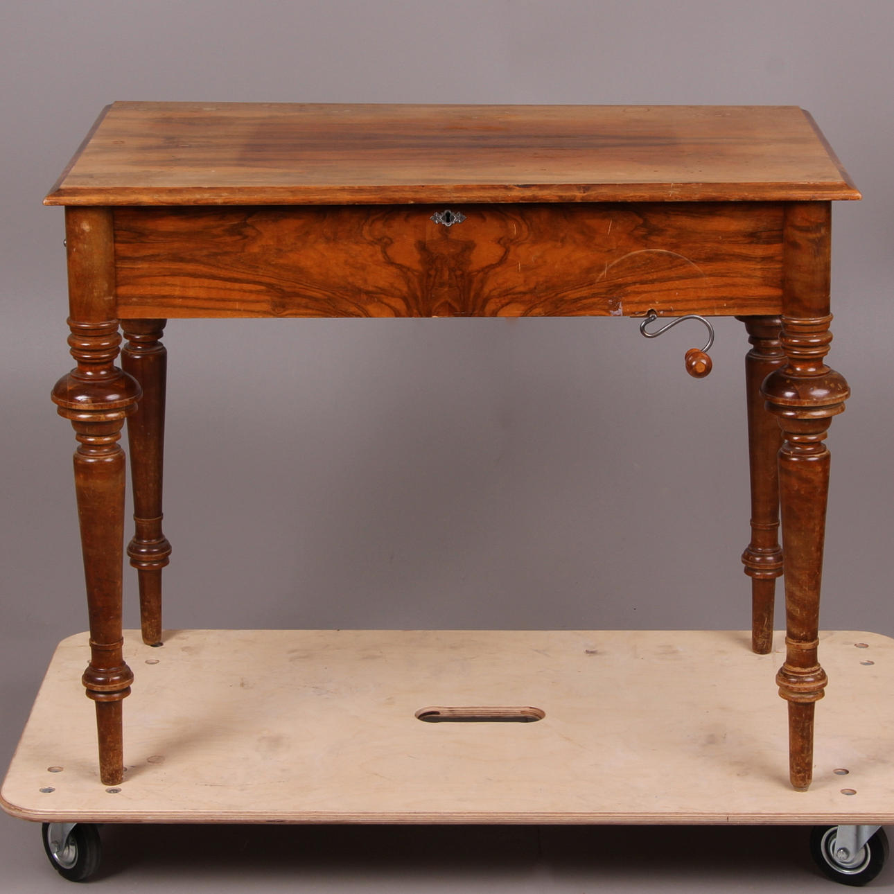 BORD, med spelpositiv, nyrenässans, 1800-talets andra hälft.