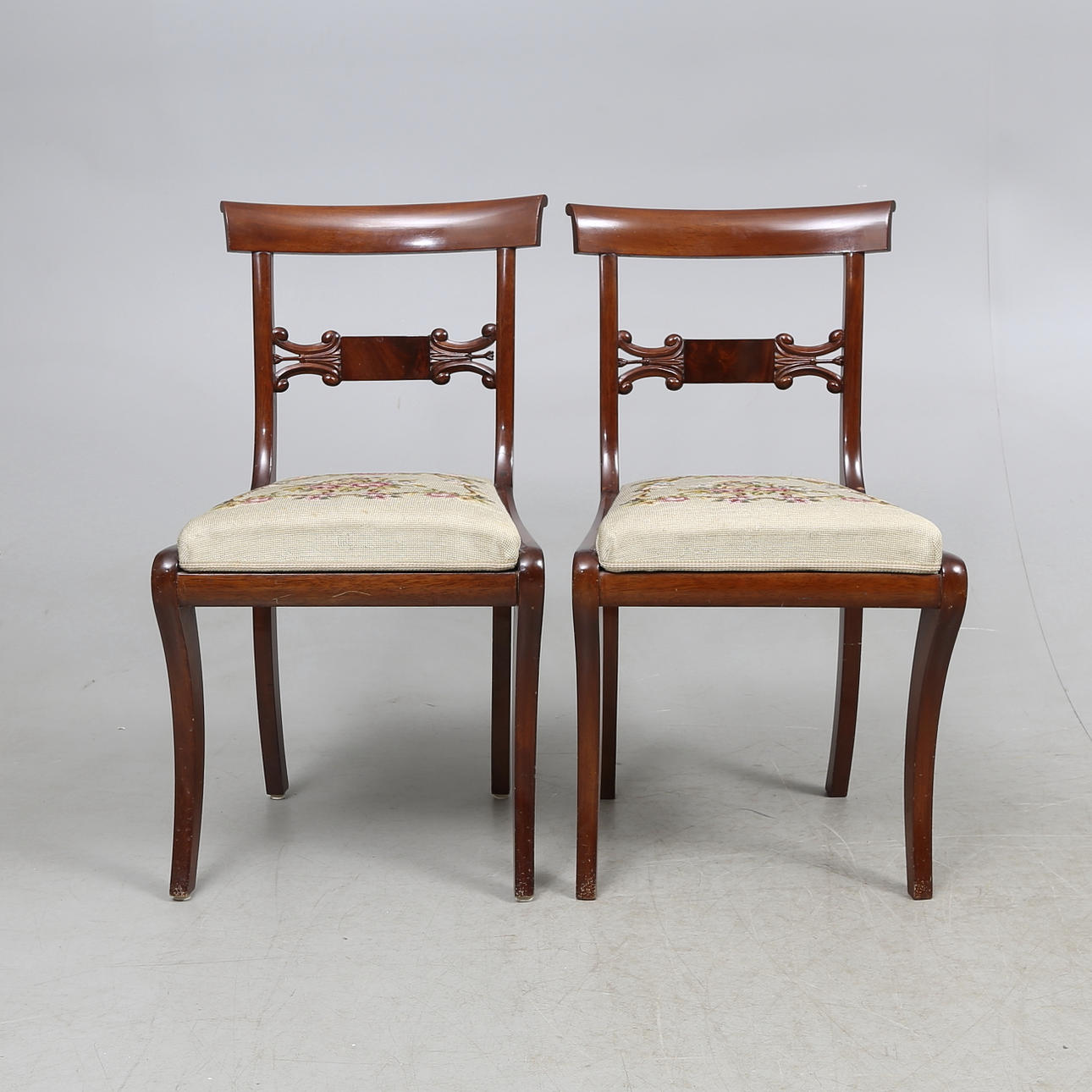 STOLAR, ett par, senempire, 1800-talet mitt.