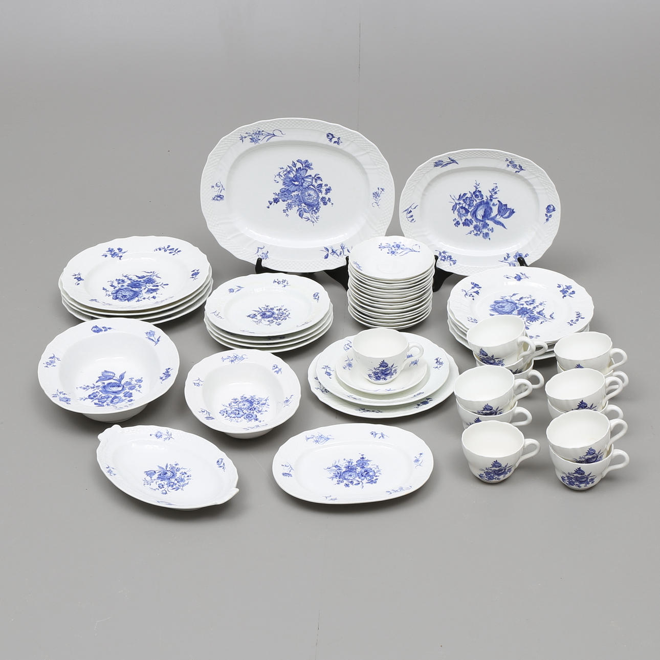 MAT- och KAFFEPORSLIN, 51 delar, "Triumf" och "Ägir" Gustavsberg.