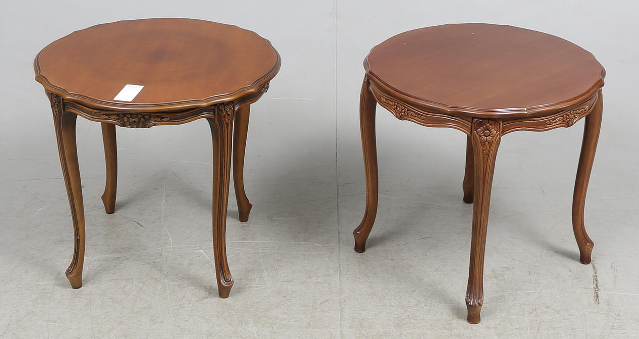 LAMPBORD, ett par, rokokostil, 1900-tal.