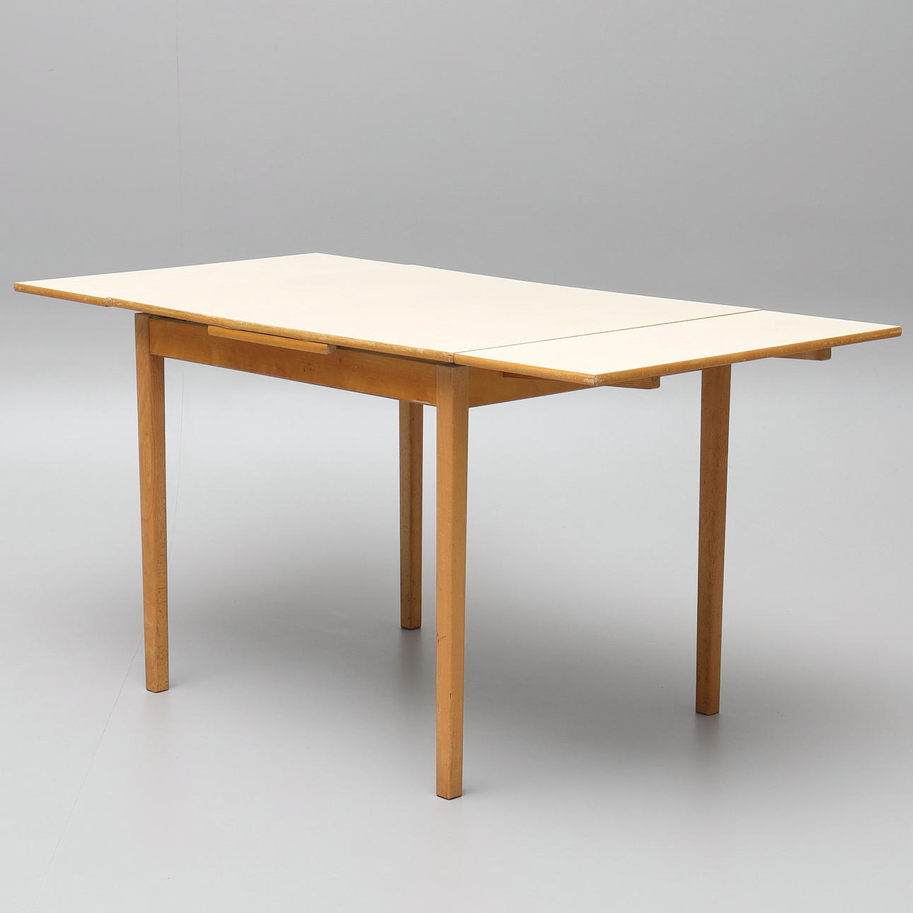 DINING TABLE, "Perstorpskiva", second half of the 20th century.