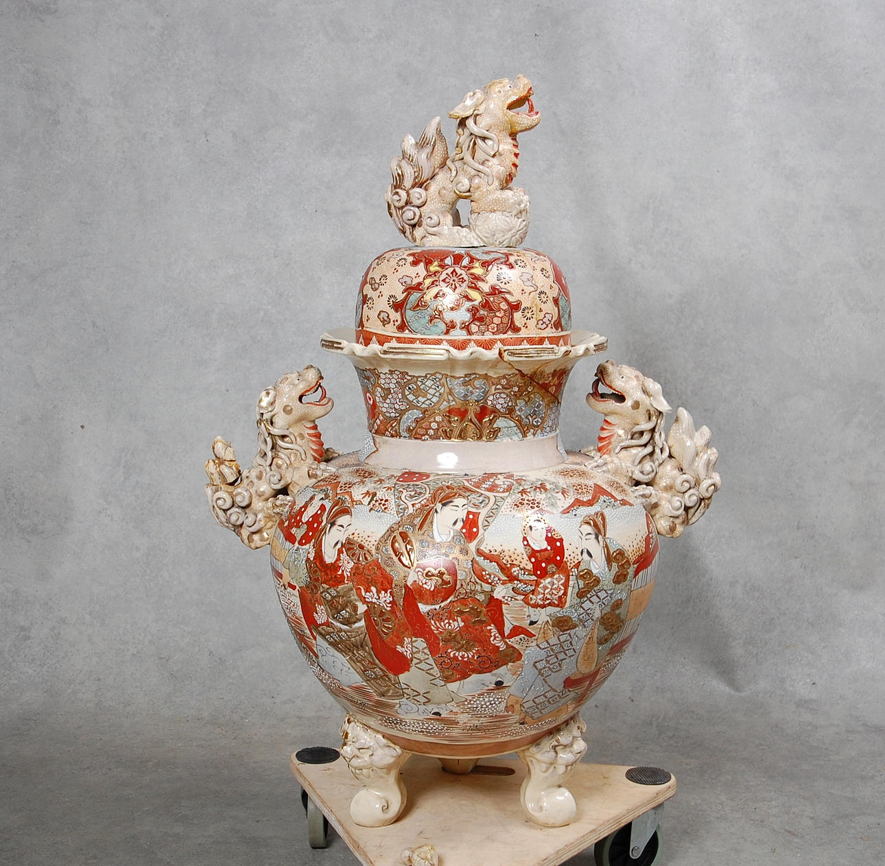 GOLVURNA, Japan, 18-1900-tal.