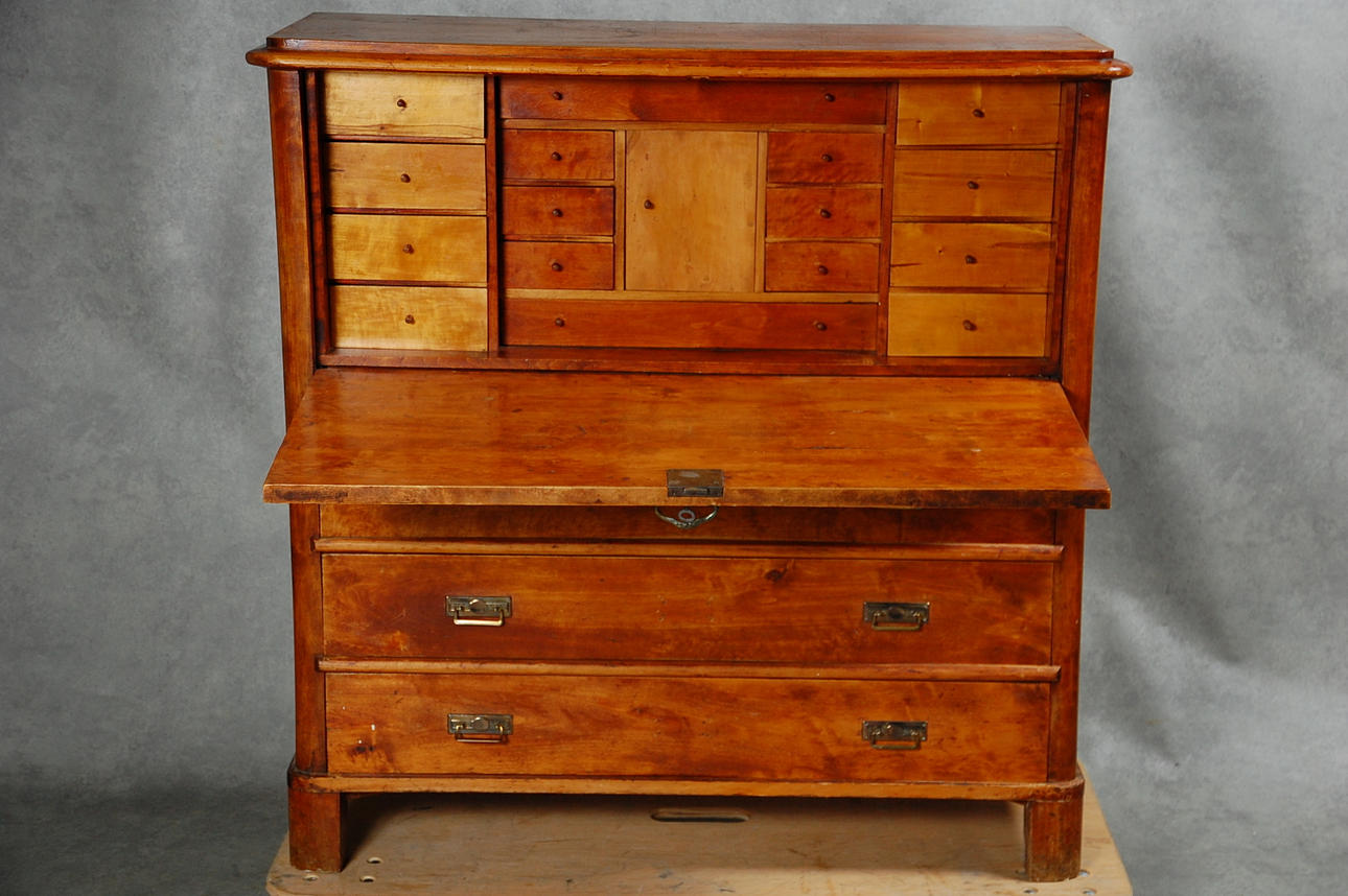 CHIFFONJE, 1800-tal.