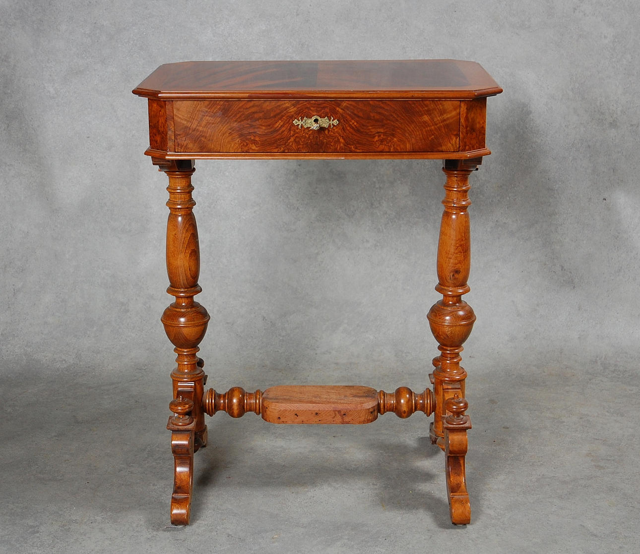 DAMARBETSBORD, 1800-talets senare del.