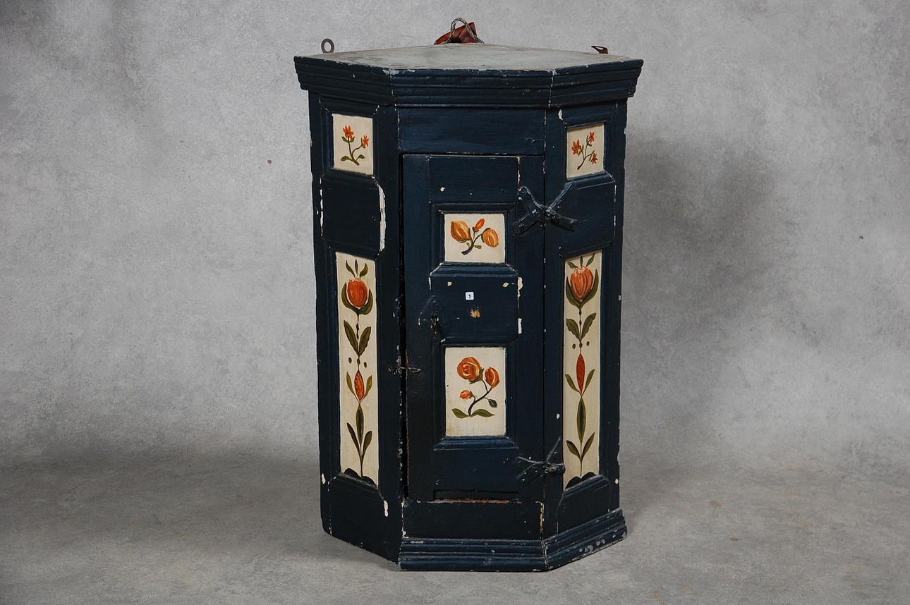 HÖRNSKÅP, 17-1800 tal.