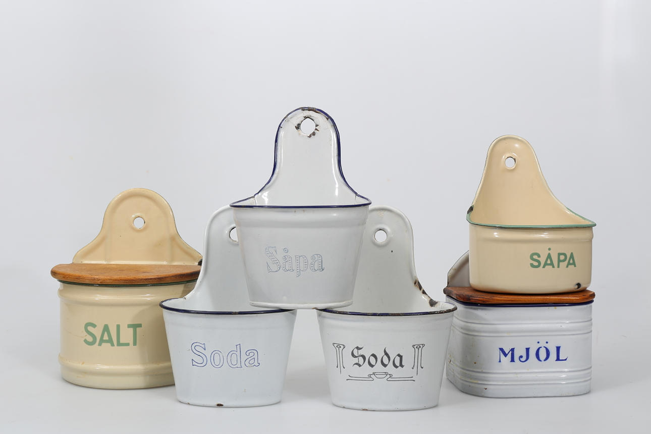 EMALJBURKAR, 6 stycken, bland annat Kockums.