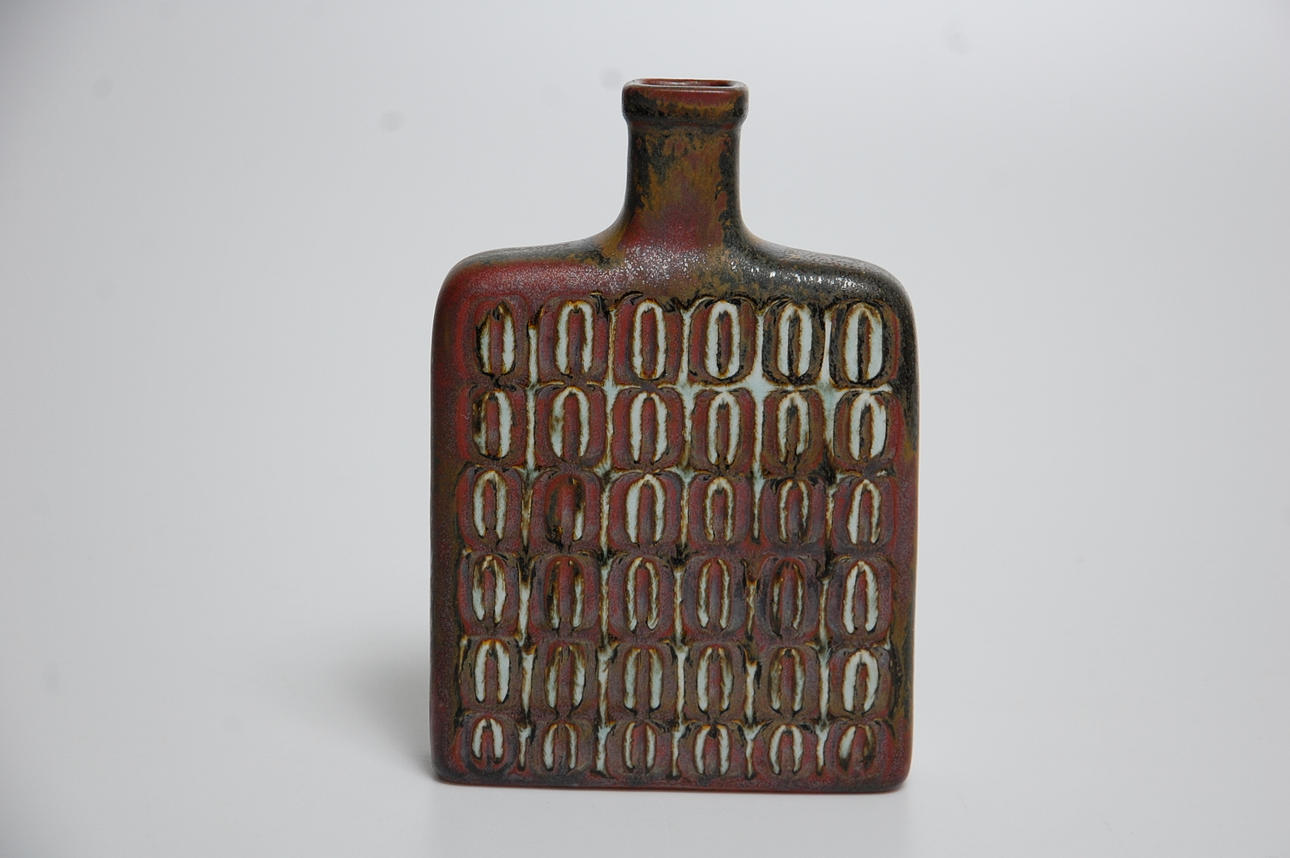 STIG LINDBERG. 1916-1982, Flaska, stengods, signerad Stig L , Gustavsberg studiohand.