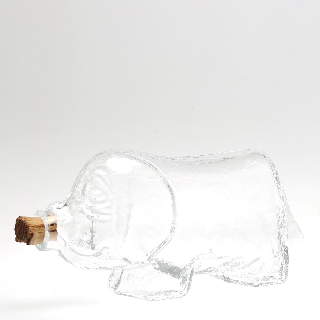 FYLLEHUND i glas, design Lisa Larson.