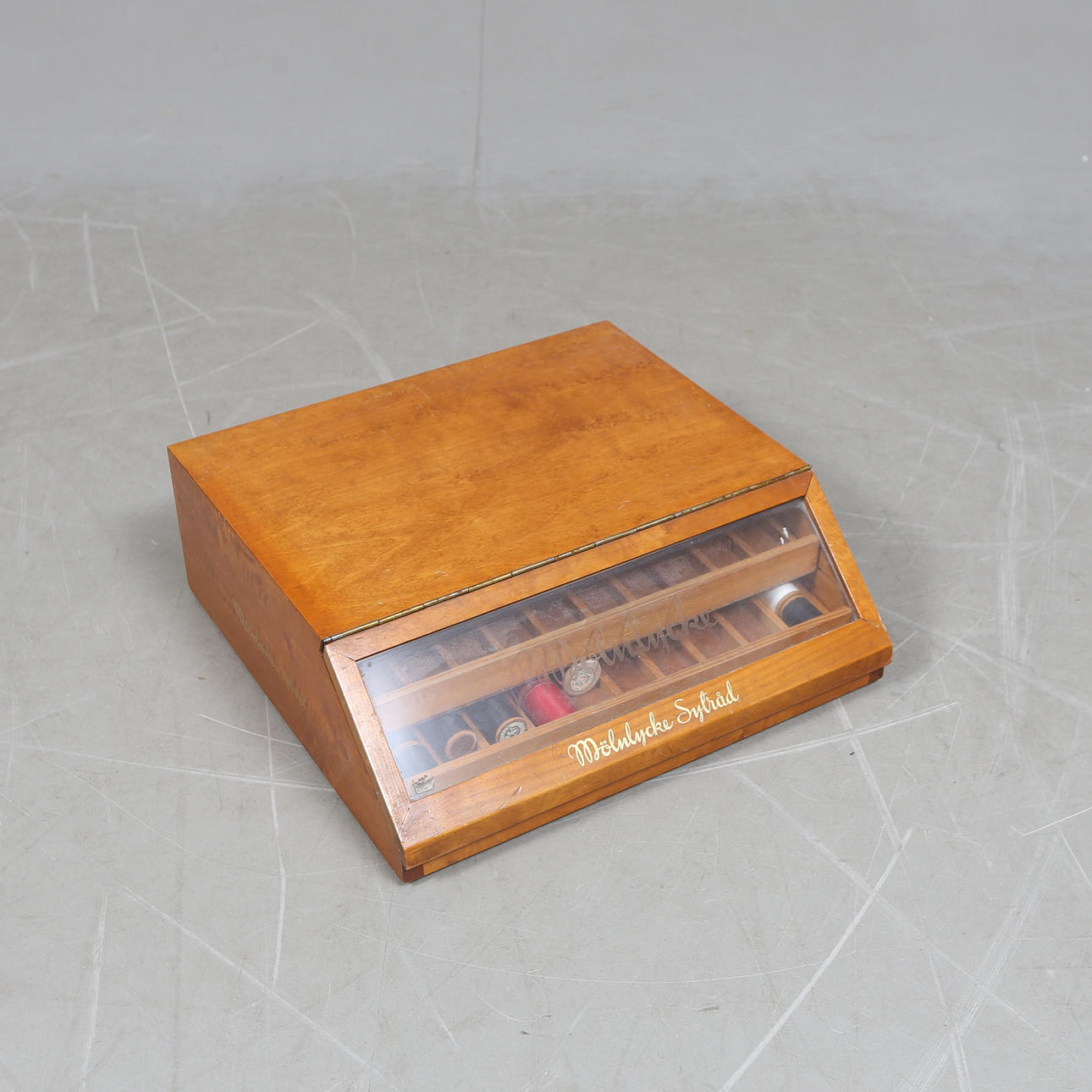 SEWING THREAD DISPLAY, Mölnlycke sewing thread.
